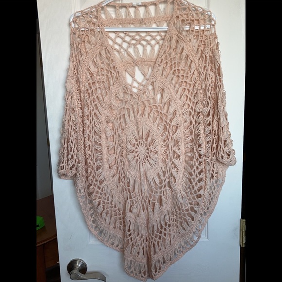 Cute crochet coverup - Picture 1 of 1